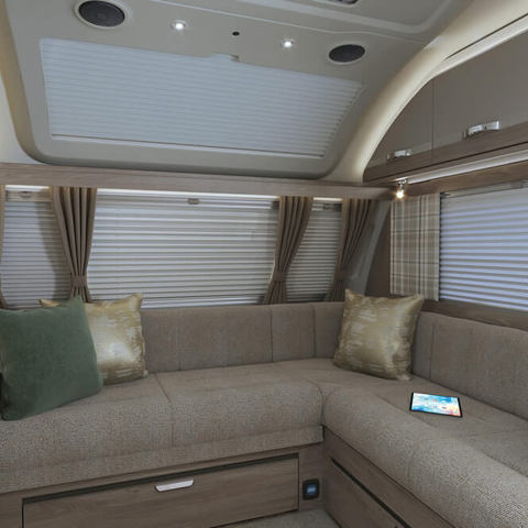 Challenger Grande 650 L Front Lounge Night Time