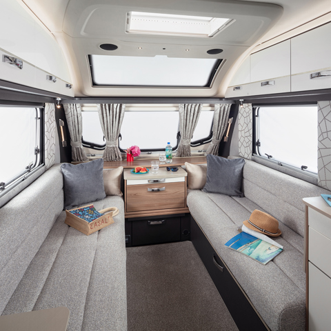 Conqueror 480 Front Lounge