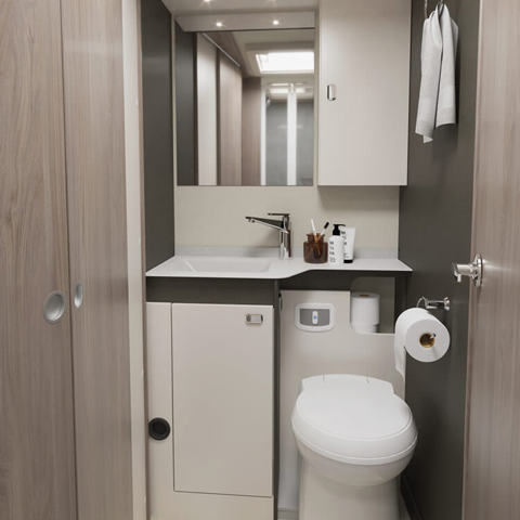 2025 Voyager 594 Washroom